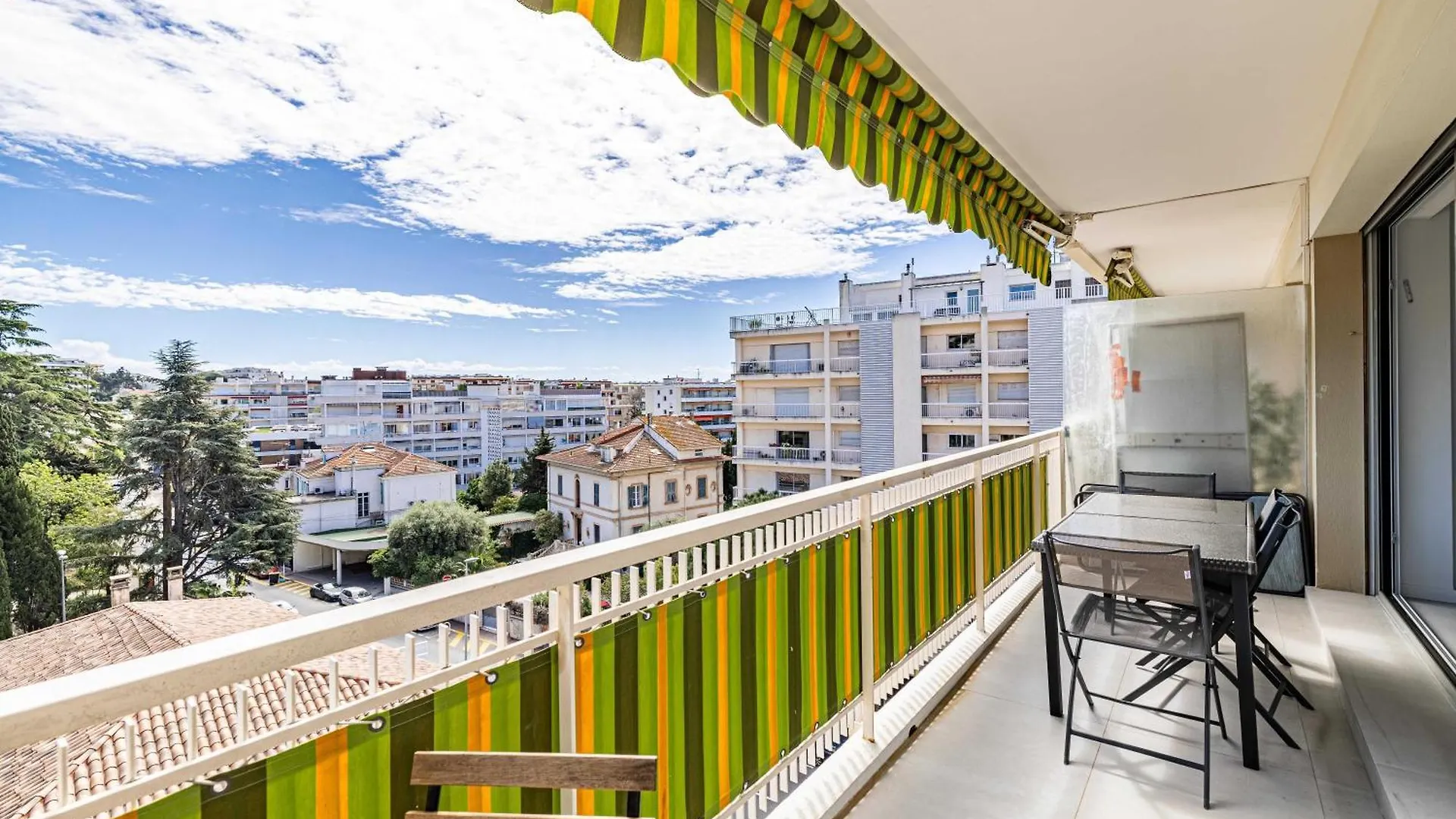 Apartment Elegance And Serenity With Terrace, View & A-C Cannes France