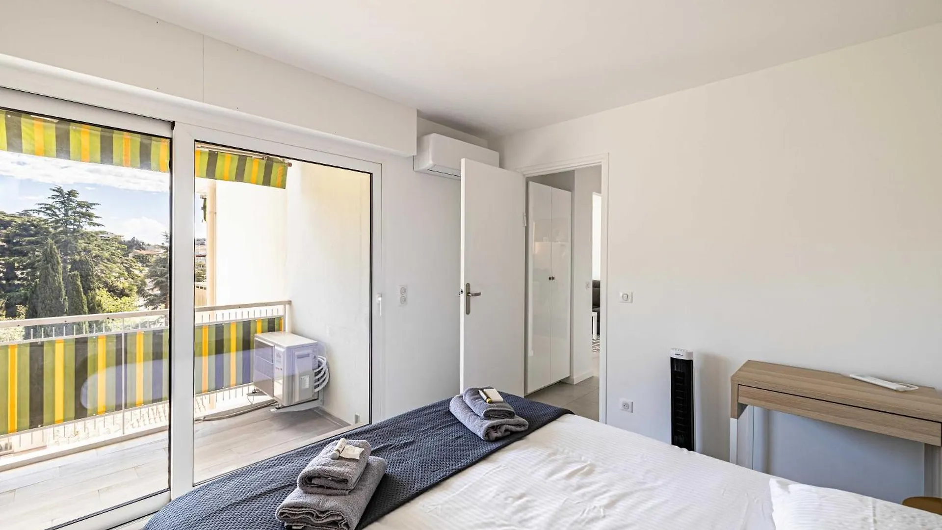 Elegance And Serenity With Terrace, View & A-C Cannes